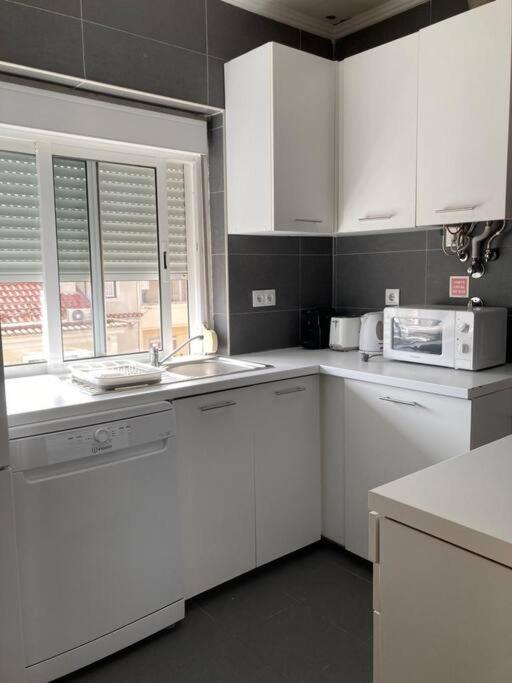דירות ליסבון Apartamento Bem Localizado Para Familias & Amigos מראה חיצוני תמונה