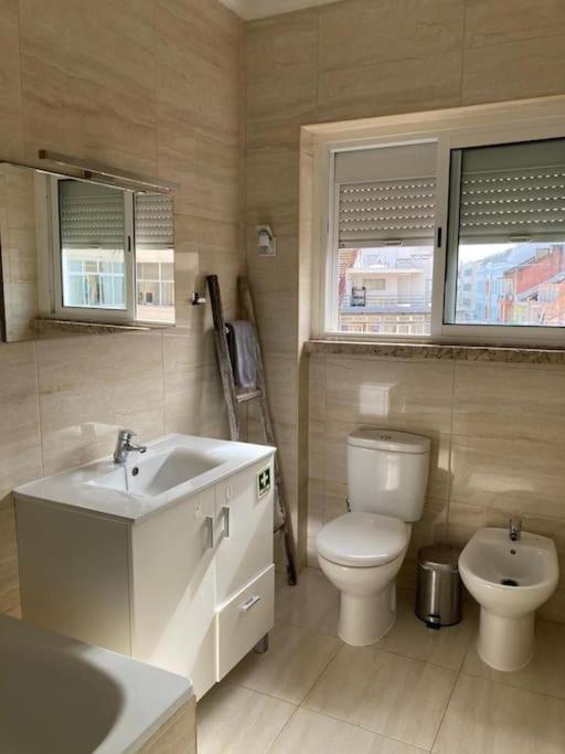דירות ליסבון Apartamento Bem Localizado Para Familias & Amigos מראה חיצוני תמונה